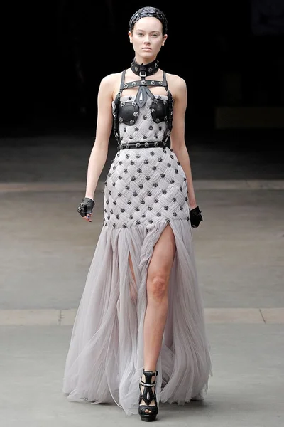 Look 30